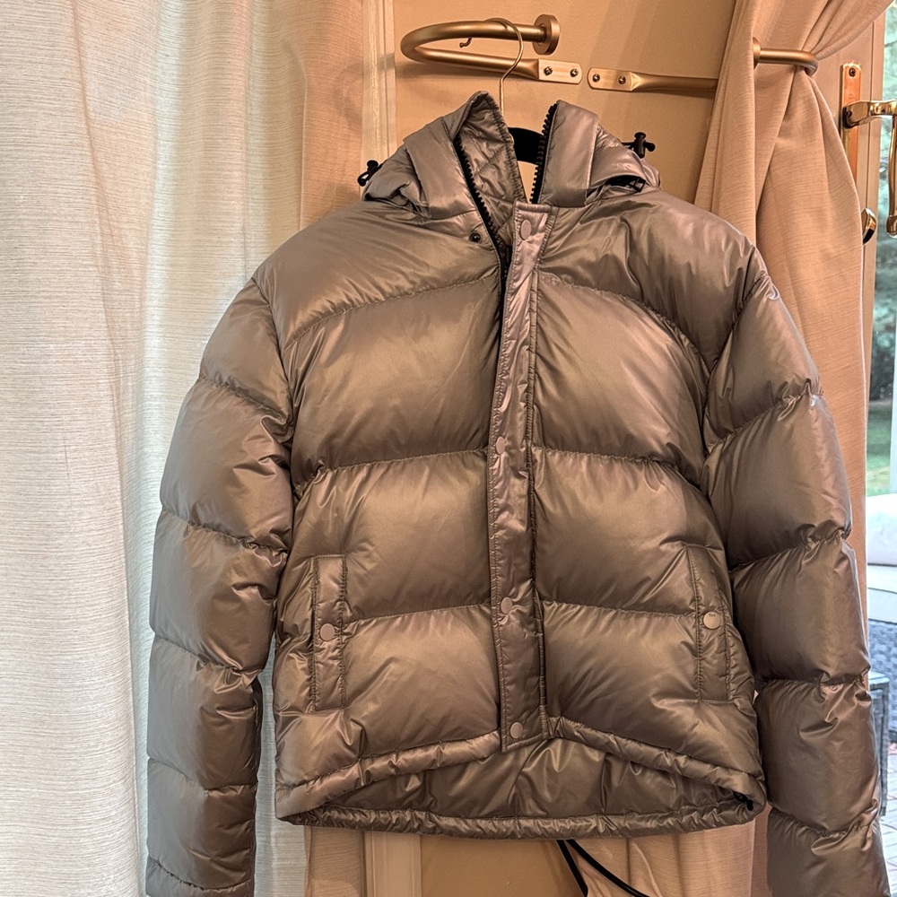 Aritzia TNA Super Puff Shorty Jacket